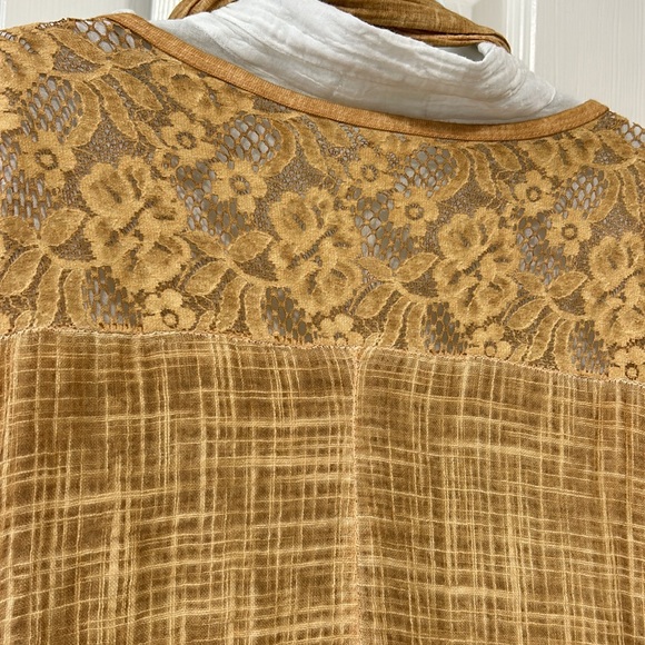Italy made 100 percent Cotton blouse top with scarf and gold and white with lace - Picture 7 of 15